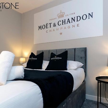Champagne House - 4 Bed Property Plus 2 Sofa Beds By Bpne Дарлингтон Экстерьер фото