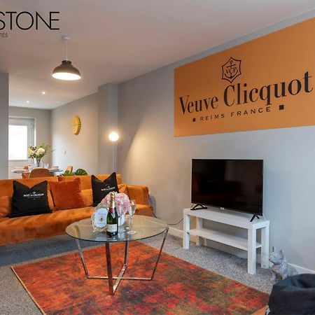 Champagne House - 4 Bed Property Plus 2 Sofa Beds By Bpne Дарлингтон Экстерьер фото