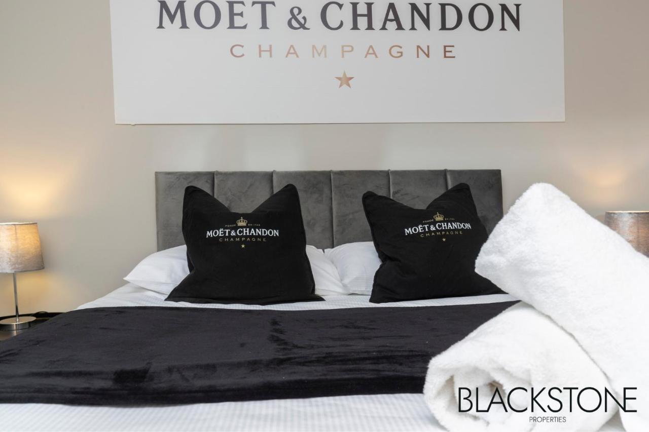 Champagne House - 4 Bed Property Plus 2 Sofa Beds By Bpne Дарлингтон Экстерьер фото