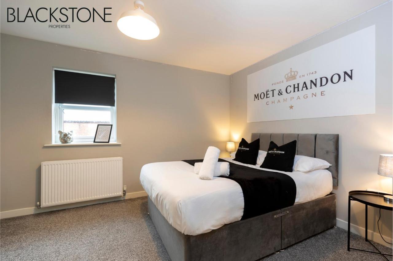 Champagne House - 4 Bed Property Plus 2 Sofa Beds By Bpne Дарлингтон Экстерьер фото